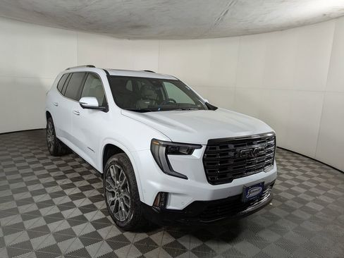 New 2026 GMC Acadia Denali Ultimate w/ LPO, Floor Liner Package AWD/4WD image 5