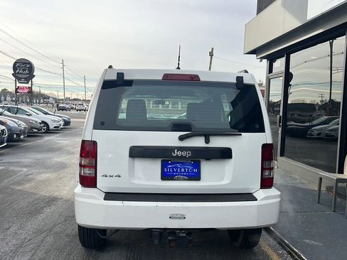 Used 2009 Jeep Liberty Sport image 5