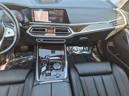 Used 2021 BMW X7 xDrive40i w/ Cold Weather Package AWD/4WD image 14