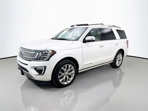 Used 2019 Ford Expedition Platinum image 3