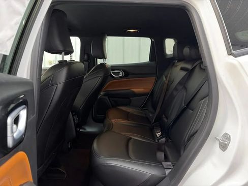 Used 2025 Jeep Compass Limited AWD/4WD image 14