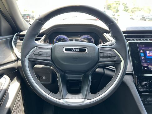 New 2025 Jeep Grand Cherokee L Altitude image 44