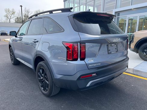 Used 2023 Kia Sorento S AWD/4WD image 3