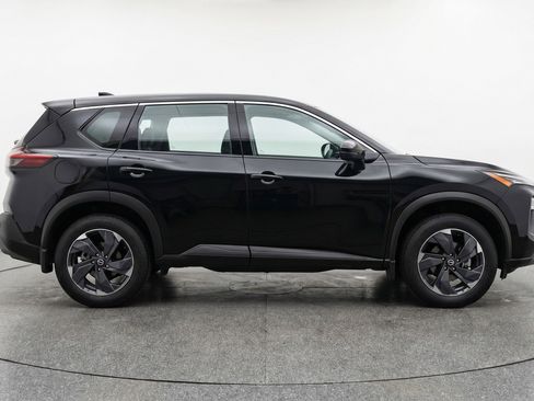 Used 2025 Nissan Rogue SV image 11