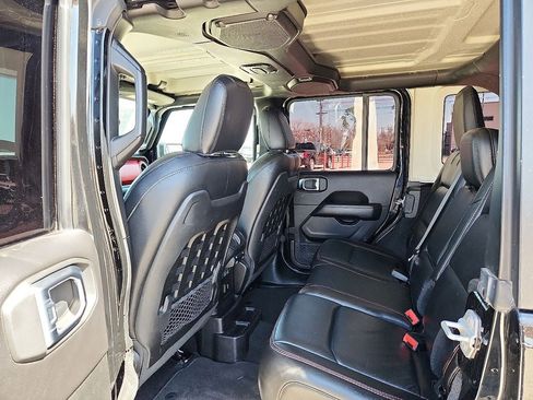 Used 2019 Jeep Wrangler Unlimited Rubicon image 12