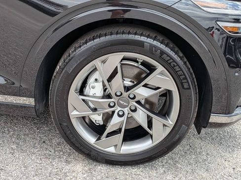 Used 2025 Genesis Electrified GV70 w/ Prestige Package AWD/4WD image 12