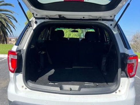 Used 2017 Ford Explorer XLT FWD image 17