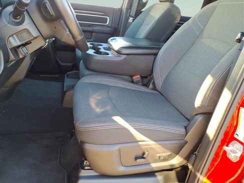 Used 2024 RAM 2500 Big Horn w/ Sport Appearance Package image 11