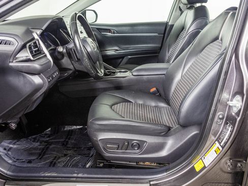 Used 2022 Toyota Camry SE w/ Cold Weather Package FWD image 22