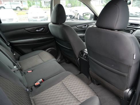 Used 2018 Nissan Rogue S AWD/4WD image 29