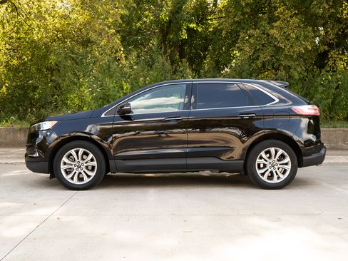 Used 2024 Ford Edge Titanium image 6