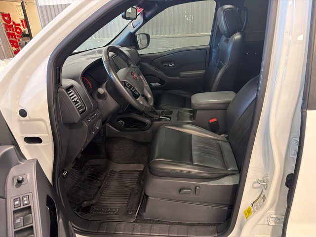 Certified 2022 Nissan Frontier PRO-4X w/ Pro-4X Premium Package AWD/4WD image 17