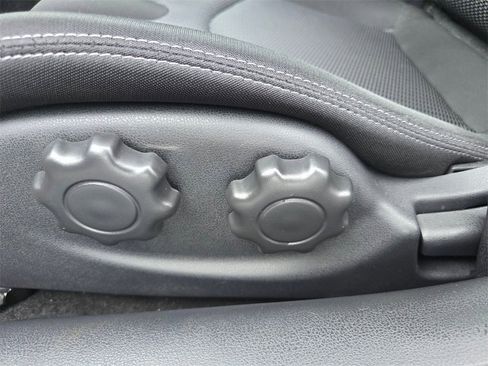 Used 2019 Nissan 370Z w/ Sport Package image 16