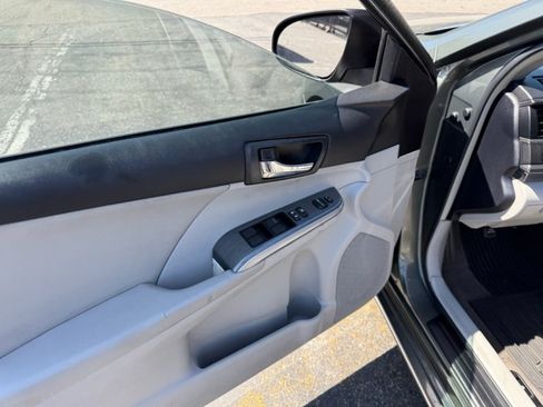 Used 2012 Toyota Camry XLE w/ Leather Pkg FWD image 13