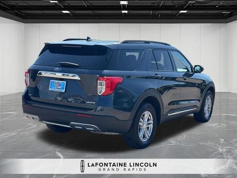 Used 2023 Ford Explorer XLT w/ Equipment Group 202A AWD/4WD image 5