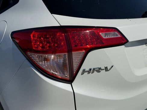 Used 2017 Honda HR-V EX image 11