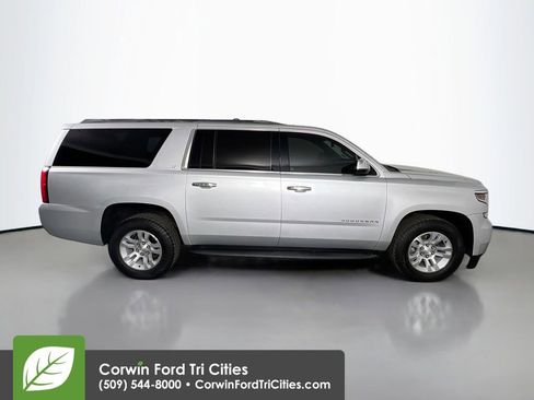 Used 2017 Chevrolet Suburban LT image 20