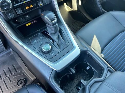 Used 2025 Toyota RAV4 XSE w/ Advanced Technology Package AWD/4WD image 28