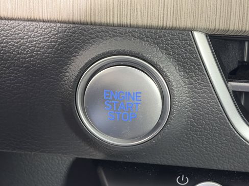 Used 2025 Hyundai Sonata Limited image 28