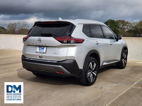 Used 2022 Nissan Rogue SL w/ SL Premium Package image 6