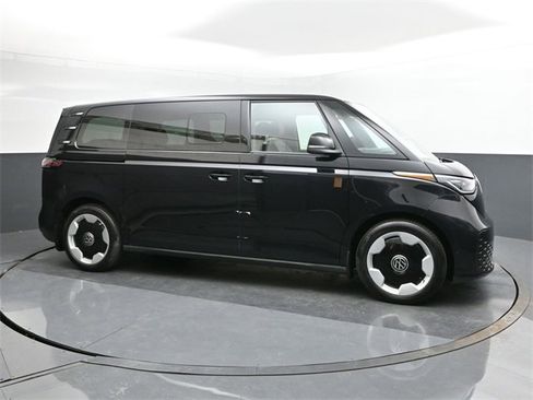 New 2025 Volkswagen ID. Buzz Pro S image 17