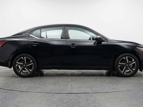 Used 2025 Nissan Sentra SV FWD image 11