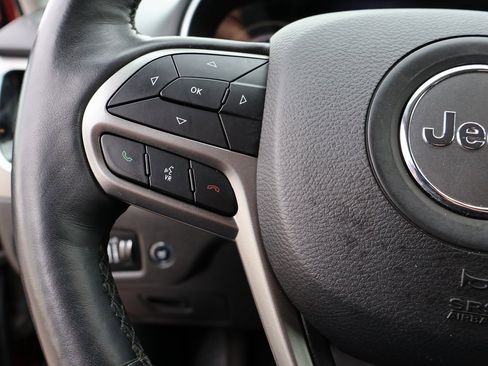 Used 2019 Jeep Cherokee Limited w/ Luxury Group image 38