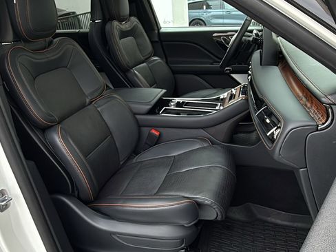 New 2025 Lincoln Aviator Black Label w/ Black Label Special Edition image 9