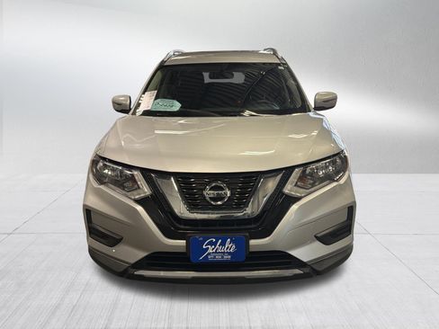Used 2017 Nissan Rogue SV AWD/4WD image 2