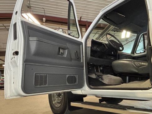 Used 1993 Dodge D/W Truck 250 RWD image 29