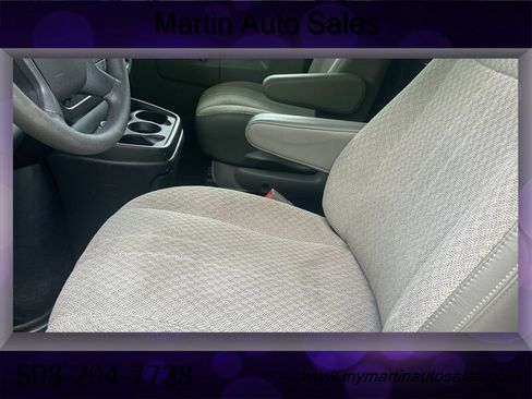 Used 2017 Chevrolet Express 2500 RWD image 7