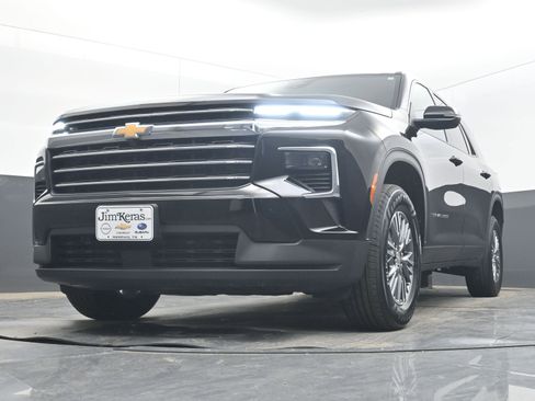 Used 2025 Chevrolet Traverse LT FWD image 25