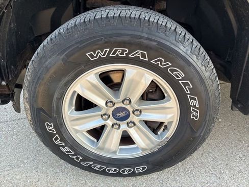 Used 2016 Ford F150 XLT w/ Trailer Tow Package image 14