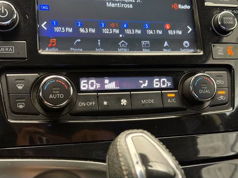 Used 2017 Nissan Maxima Platinum image 10