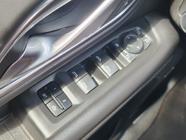 Used 2022 GMC Yukon AT4 AWD/4WD image 24