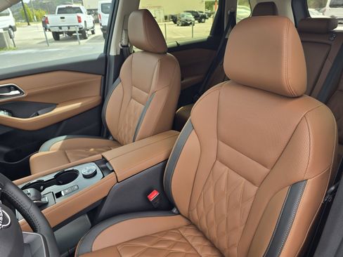 New 2026 Nissan Rogue Platinum AWD/4WD image 12