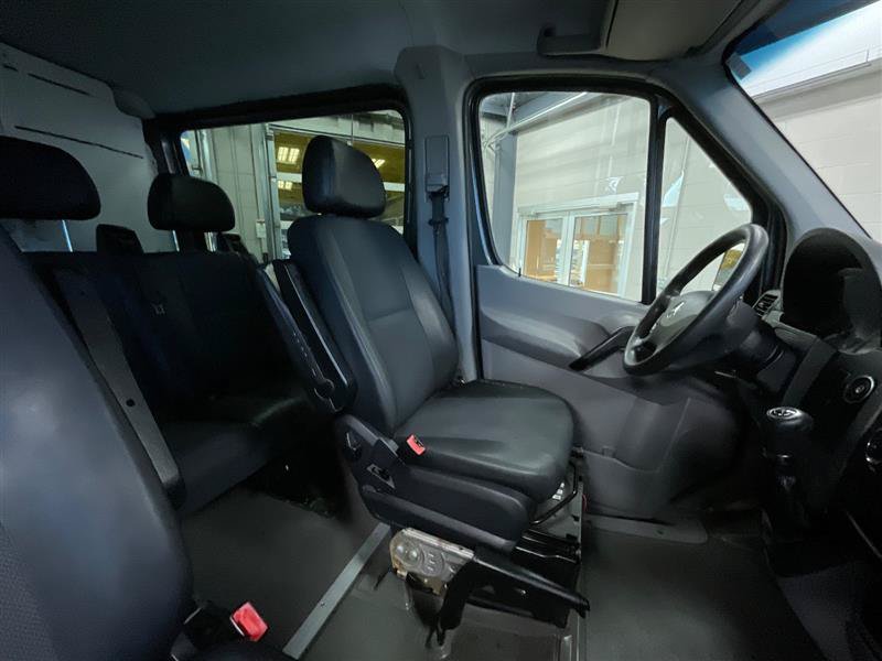 Used 2014 Mercedes-Benz Sprinter 2500 image 20