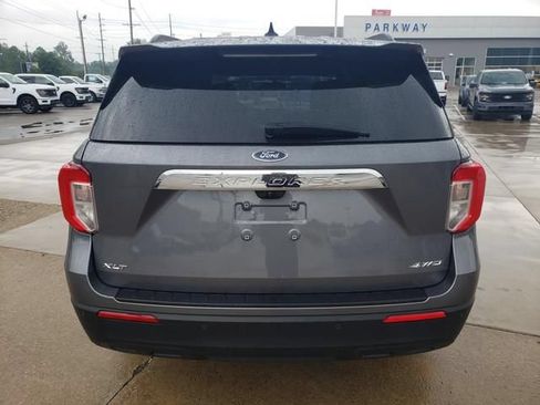 Used 2024 Ford Explorer XLT AWD/4WD image 5