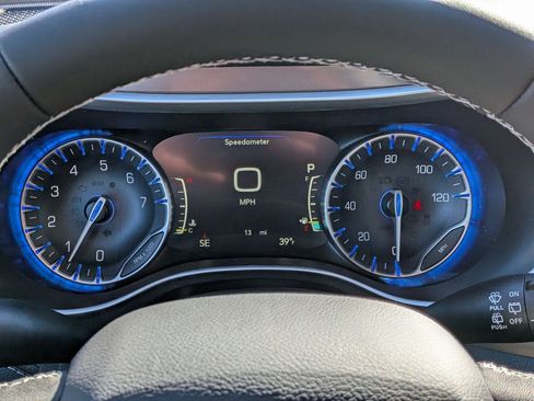 New 2026 Chrysler Pacifica Select image 17