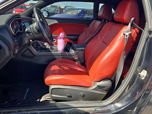 Used 2015 Dodge Challenger SXT Plus w/ Driver Convenience Group RWD image 6