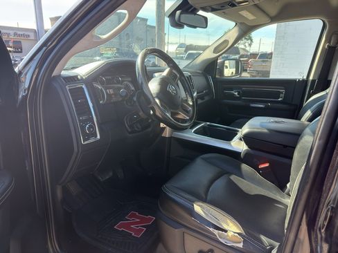 Used 2017 RAM 1500 Laramie AWD/4WD image 7