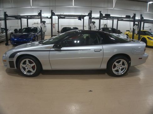 Used 1999 Chevrolet Camaro Z28 w/ Performance Pkg RWD image 2