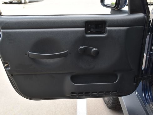 Used 2006 Jeep Wrangler X AWD/4WD image 14