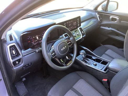 Used 2022 Kia Sorento LX FWD image 29