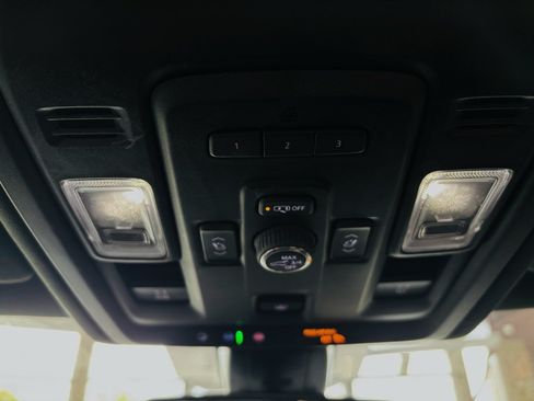 Used 2022 GMC Yukon Denali AWD/4WD image 49