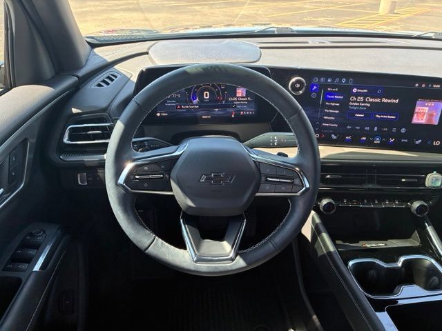 Used 2026 Chevrolet Traverse LT w/ Midnight/Sport Edition FWD image 15