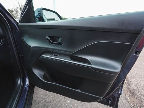 Used 2025 Hyundai Kona SEL image 11