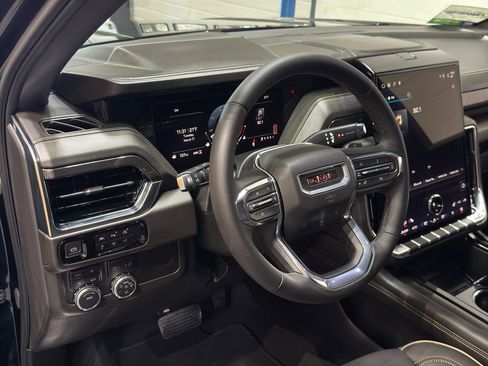 Used 2025 GMC Yukon XL Elevation w/ LPO, Elevation Black Package image 18