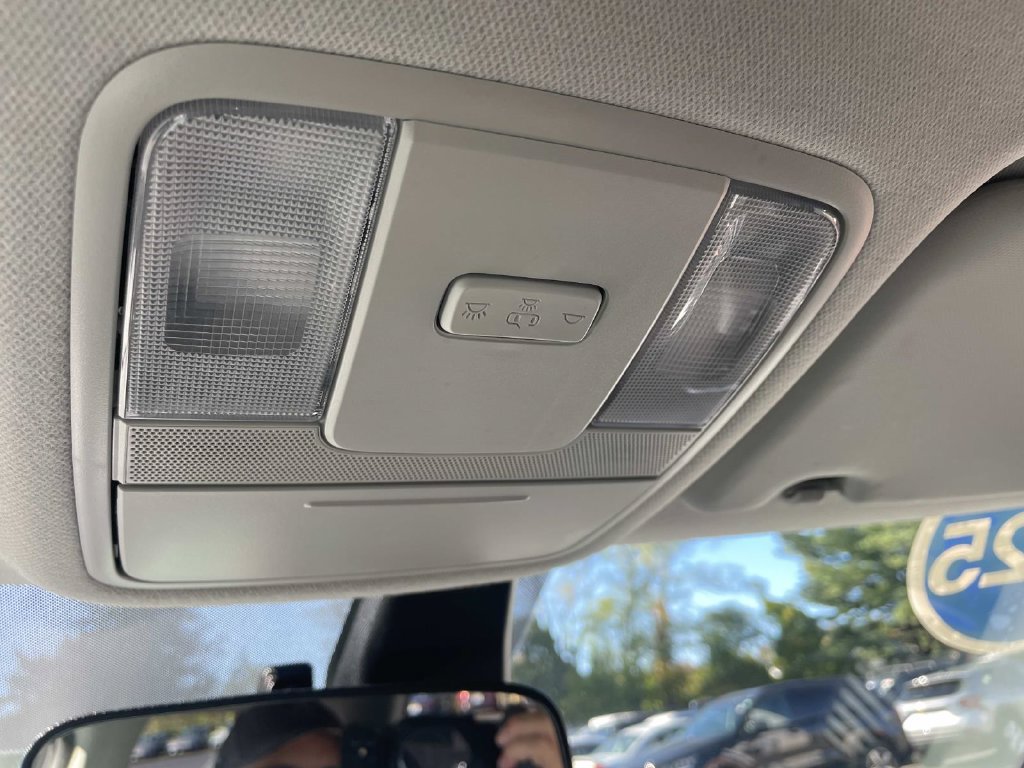 Used 2025 Kia Soul LX FWD image 24