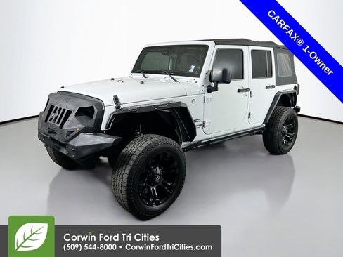 Used 2016 Jeep Wrangler Unlimited Sport w/ Max Tow Package AWD/4WD image 5